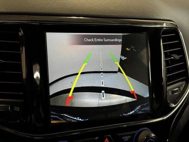 Certified 2022 Jeep Grand Cherokee Laredo X image 32