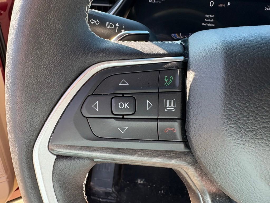 Used 2023 Jeep Grand Cherokee L Limited AWD/4WD image 17