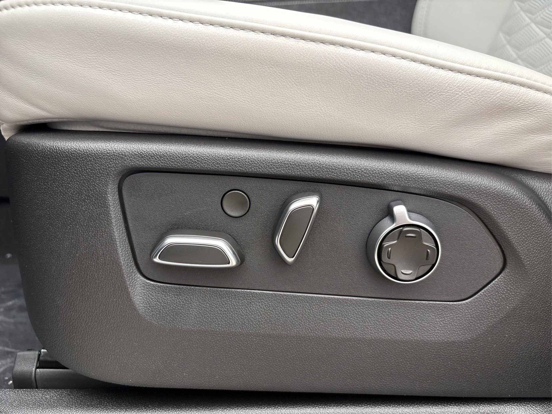 New 2025 Cadillac Escalade Sport Platinum image 31