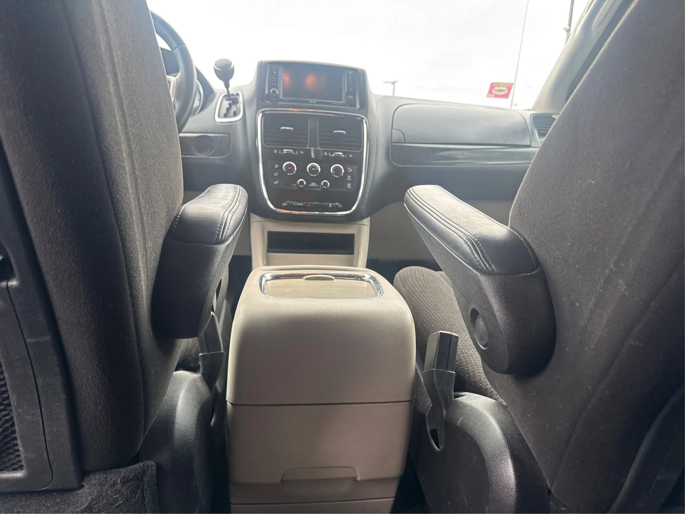 Used 2012 Dodge Grand Caravan SXT w/ UConnect Hands-Free Group image 19