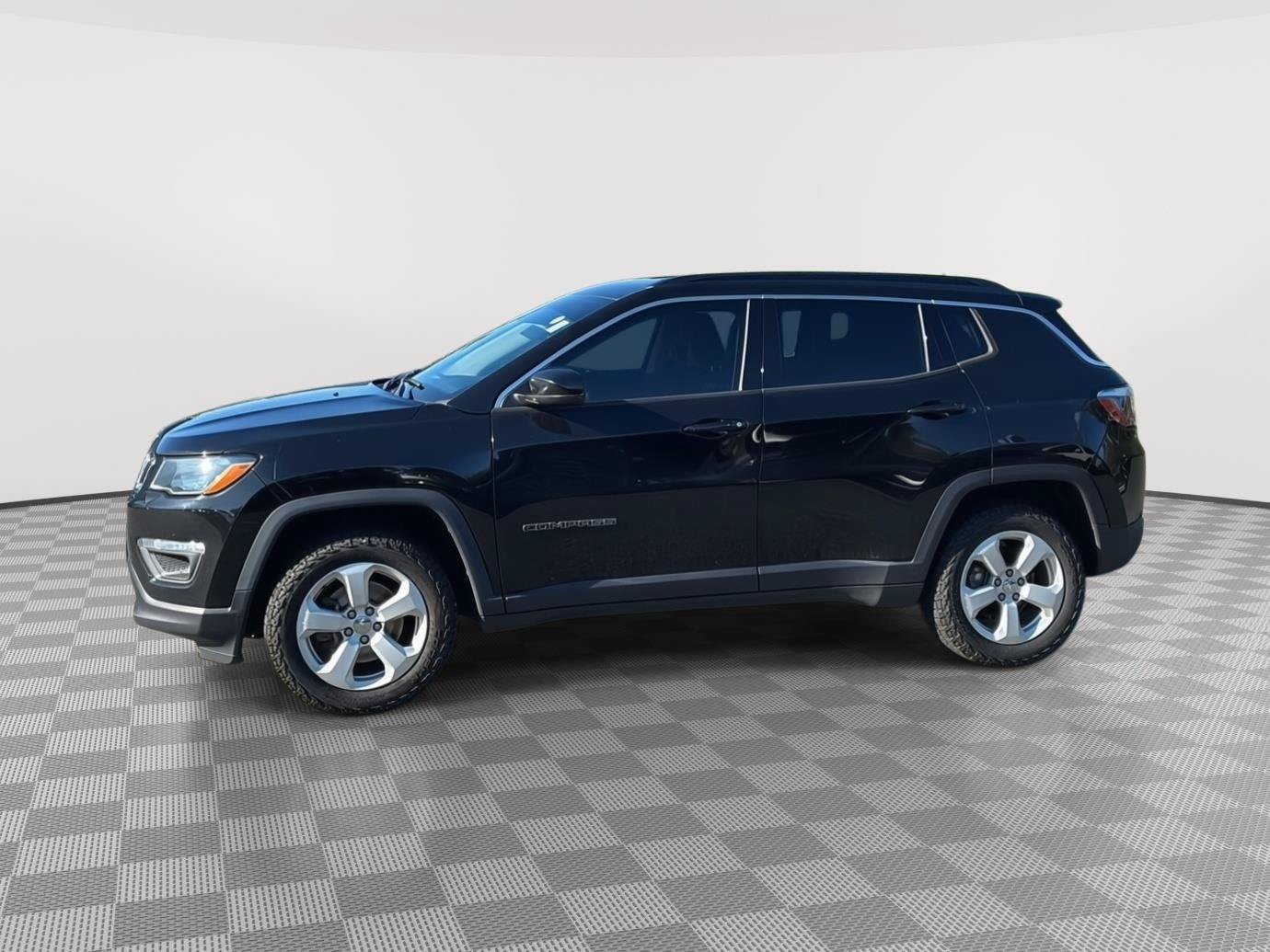 Used 2020 Jeep Compass Latitude w/ Popular Equipment Group AWD/4WD image 8