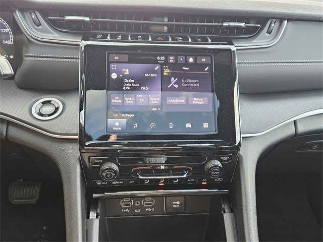 New 2025 Jeep Grand Cherokee Laredo X image 8