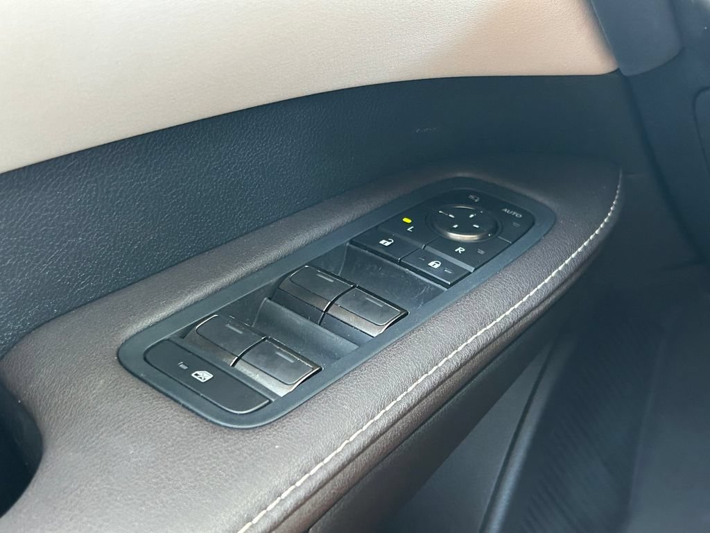 Used 2024 Lexus RX 350h w/ Accessory Package (K3) AWD/4WD image 22