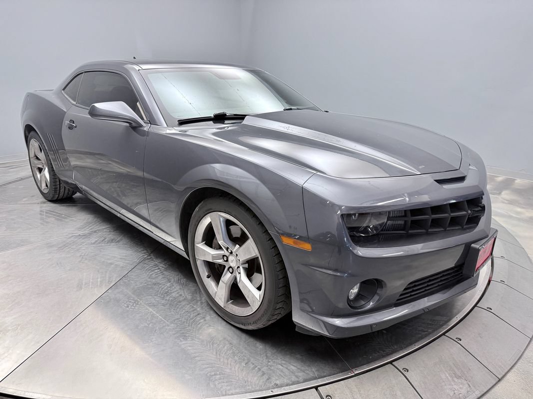 Used 2010 Chevrolet Camaro SS RWD image 3