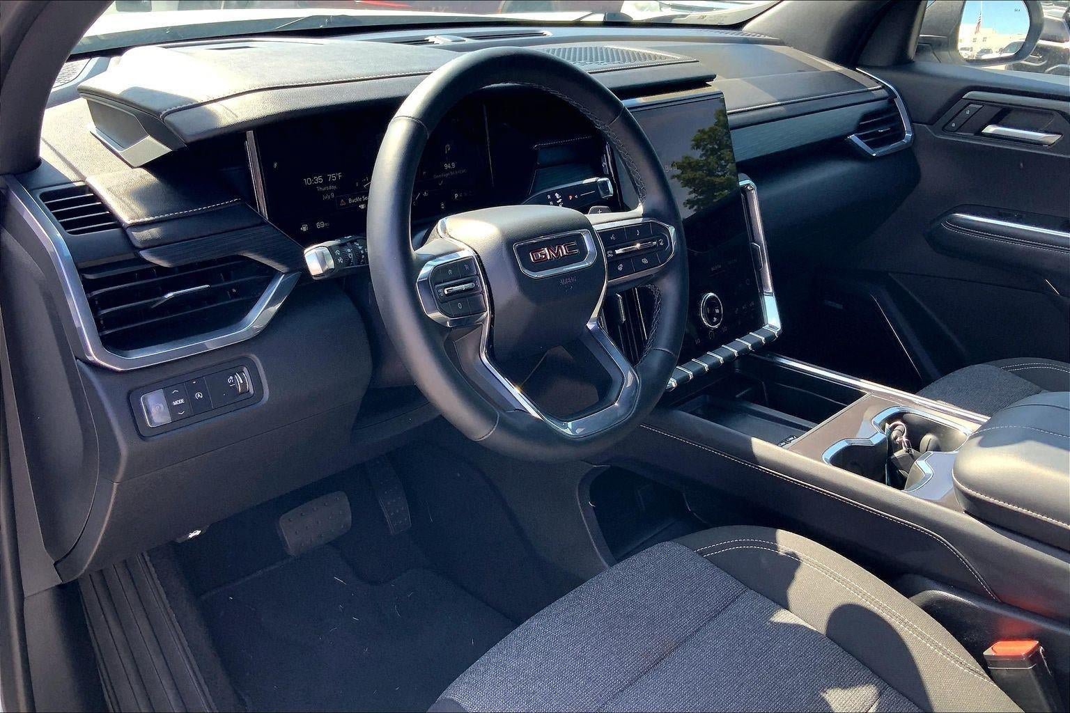 Used 2025 GMC Acadia Elevation FWD image 14