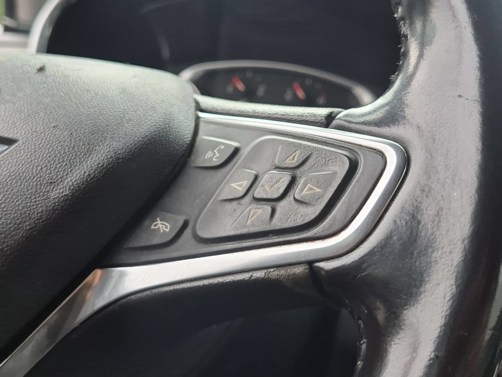 Used 2019 Chevrolet Equinox LT w/ Driver Convenience Package FWD image 23