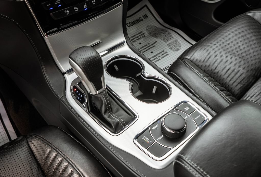 Used 2020 Jeep Grand Cherokee SRT AWD/4WD image 24