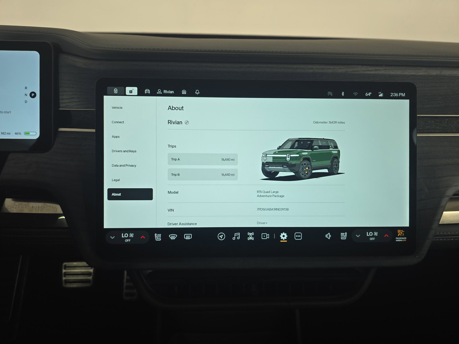 Used 2024 Rivian R1S Adventure AWD/4WD image 29
