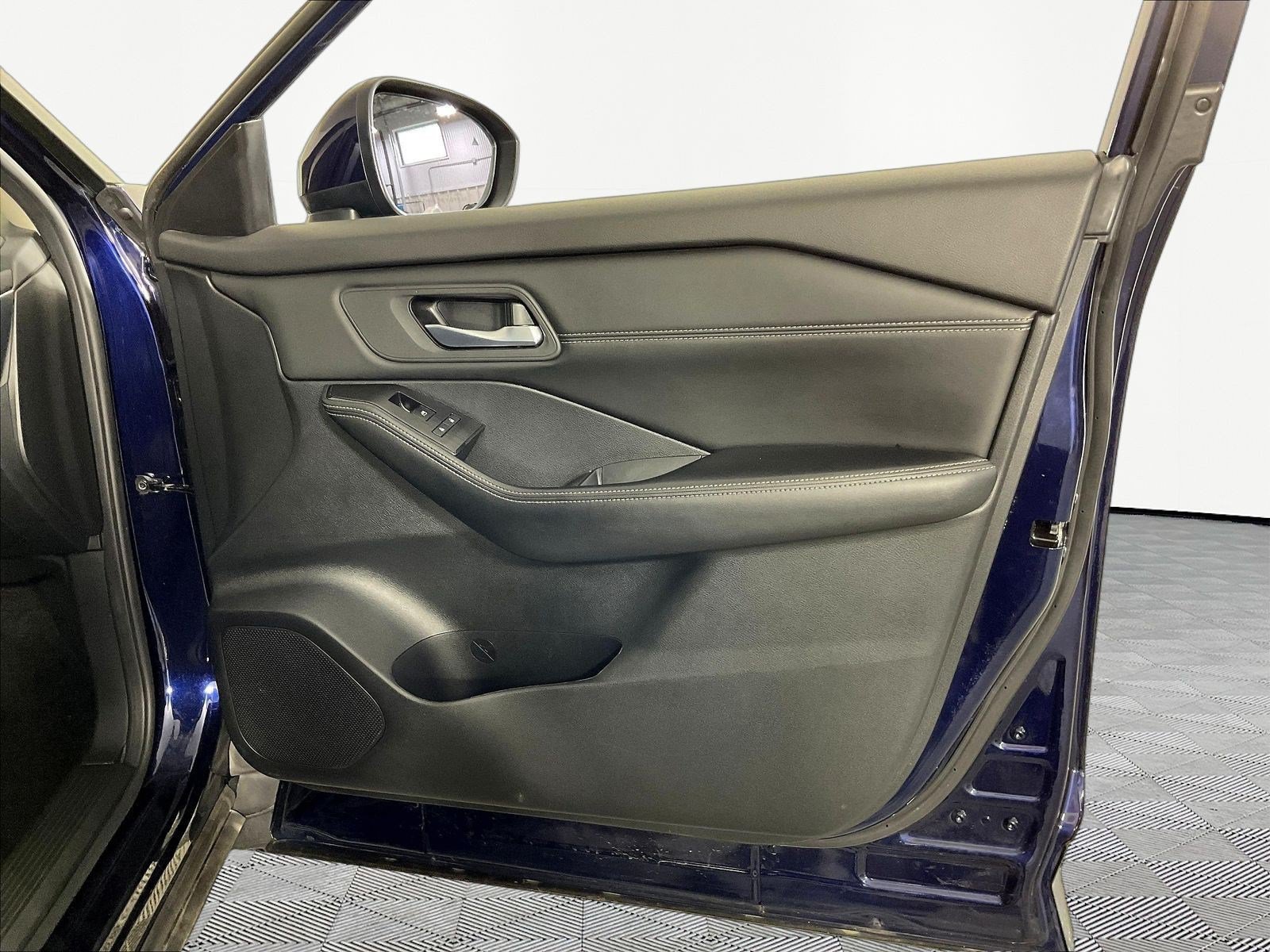Used 2024 Nissan Rogue SV w/ SV Premium Package AWD/4WD image 28