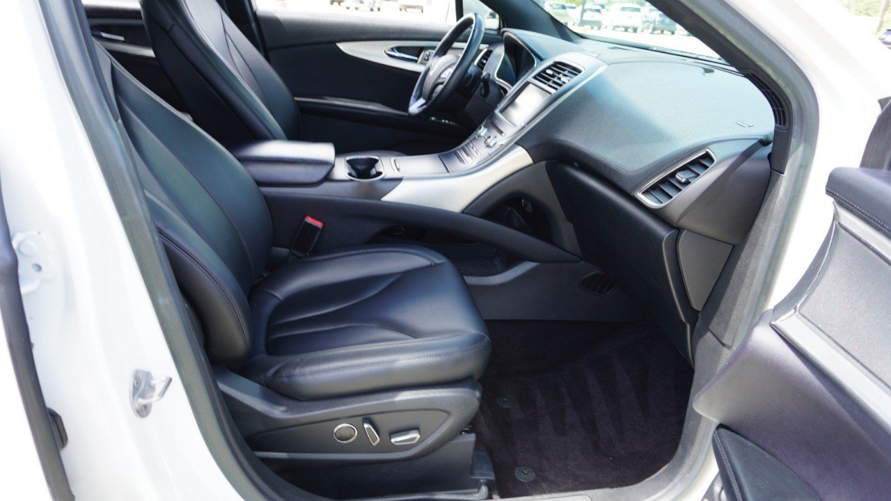 Used 2016 Lincoln MKX Premiere w/ Cargo Accessories Package FWD image 14