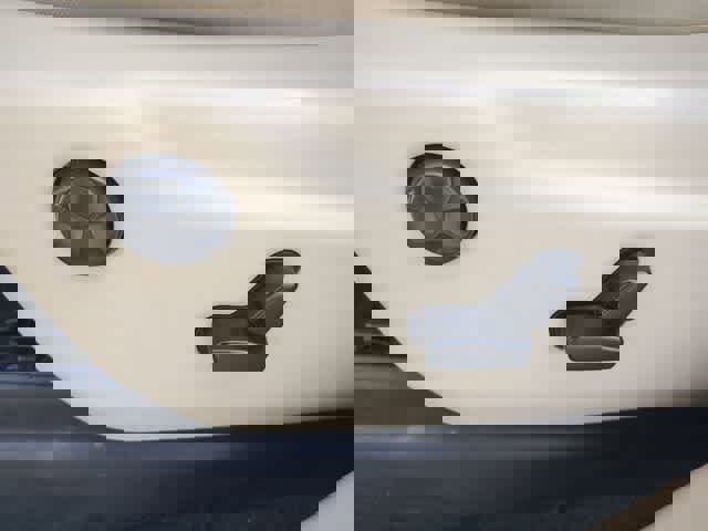 Used 2020 Jeep Grand Cherokee Limited w/ Luxury Group II image 17