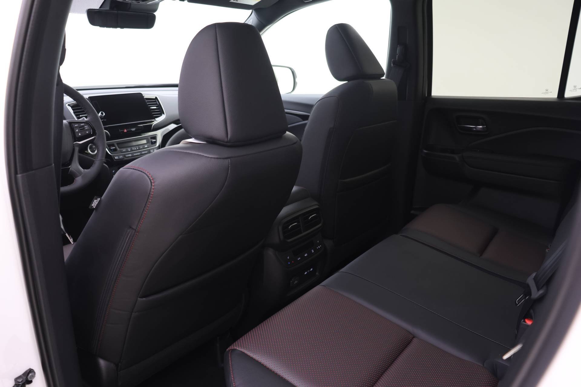 New 2026 Honda Ridgeline Black Edition image 10