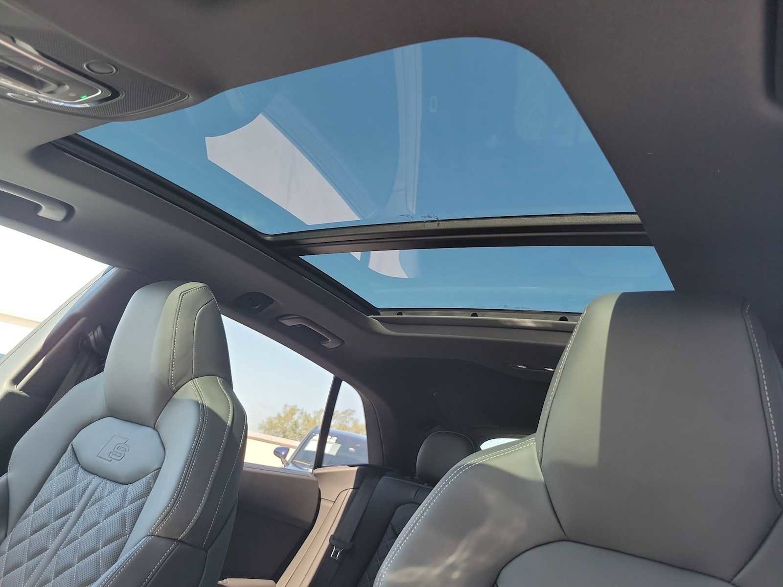 New 2026 Audi SQ8 Premium Plus image 18