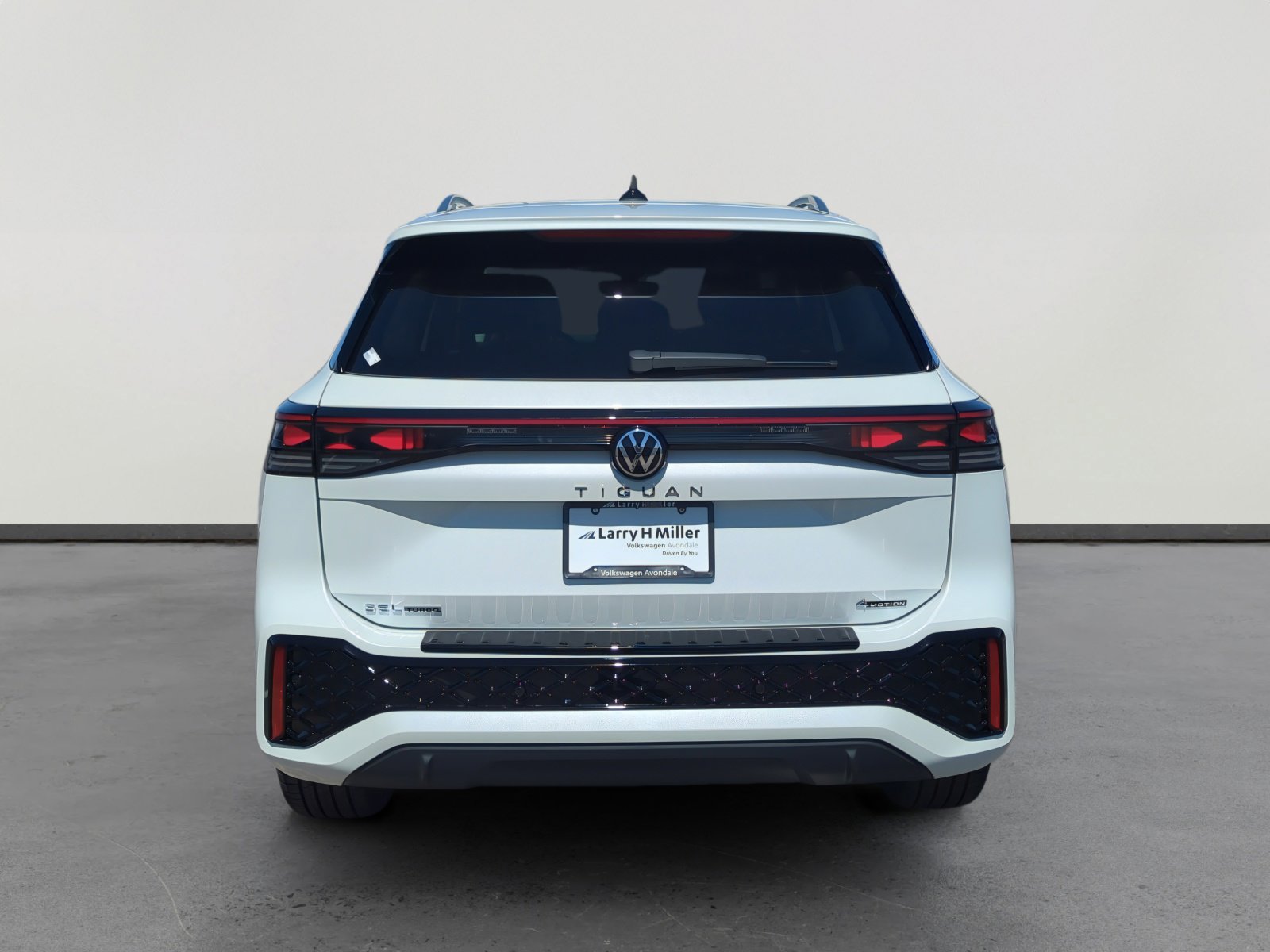 New 2026 Volkswagen Tiguan SEL R-Line image 4