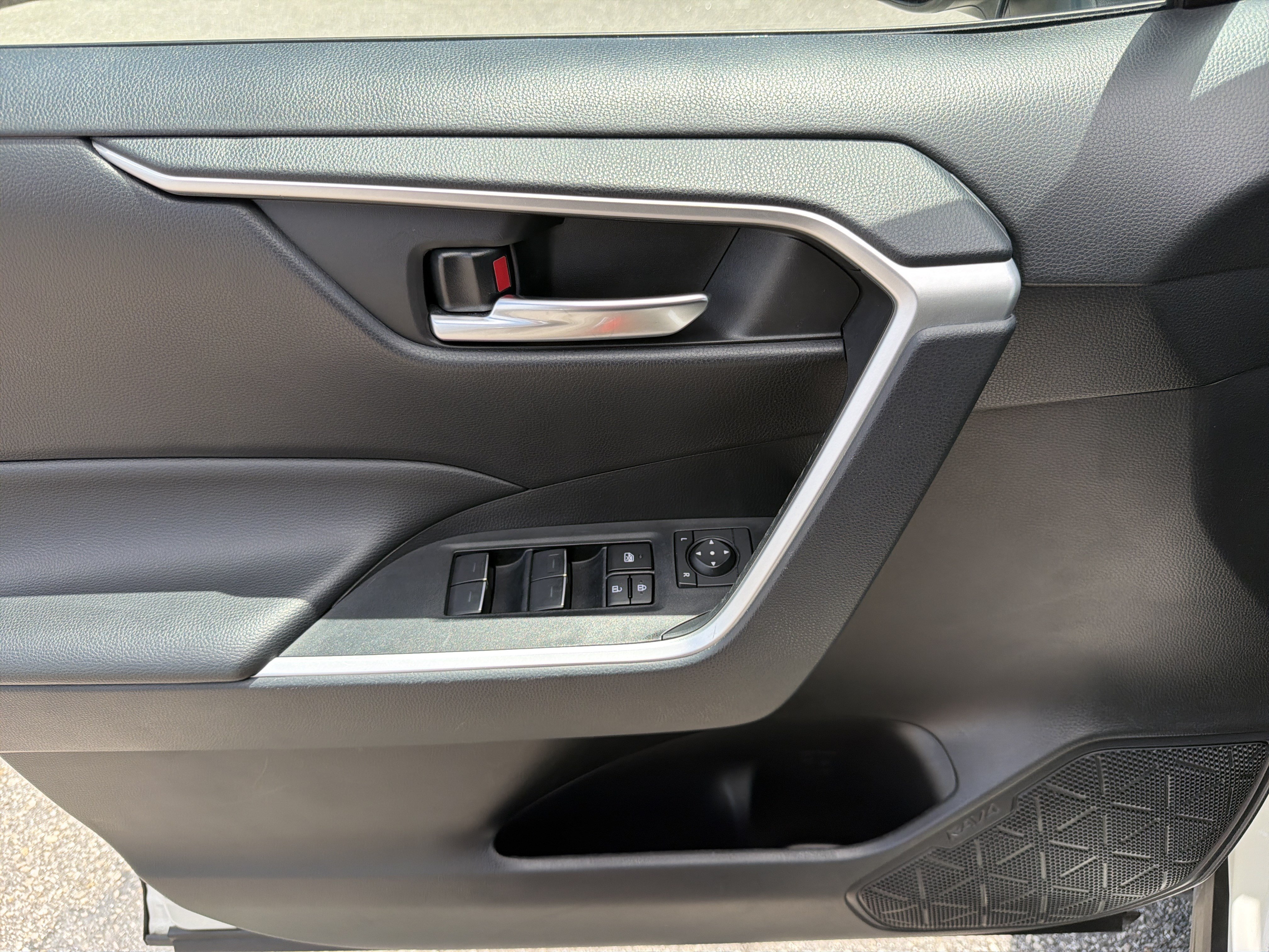 Certified 2024 Toyota RAV4 XLE FWD image 20