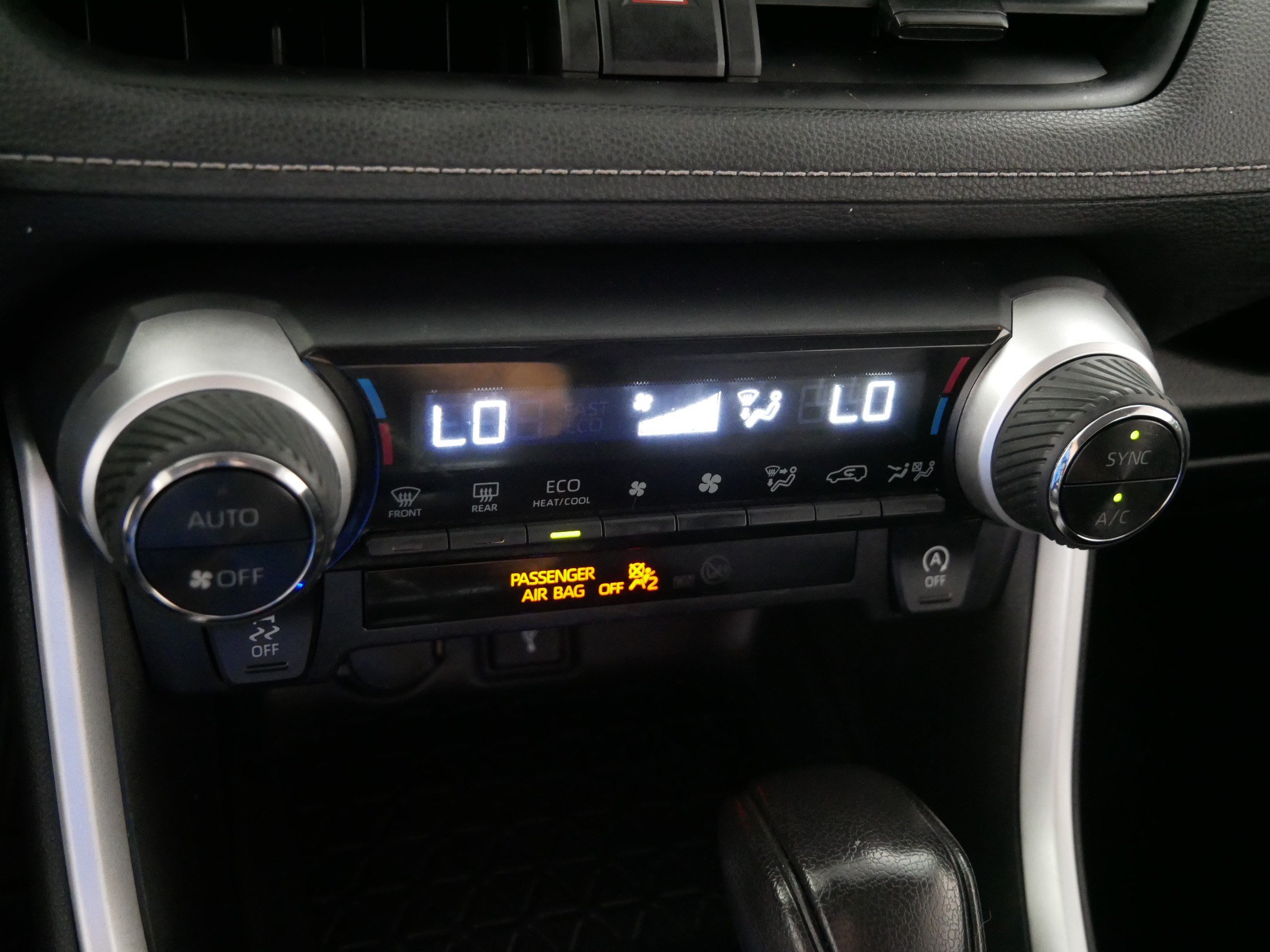 Used 2022 Toyota RAV4 XLE AWD/4WD image 23