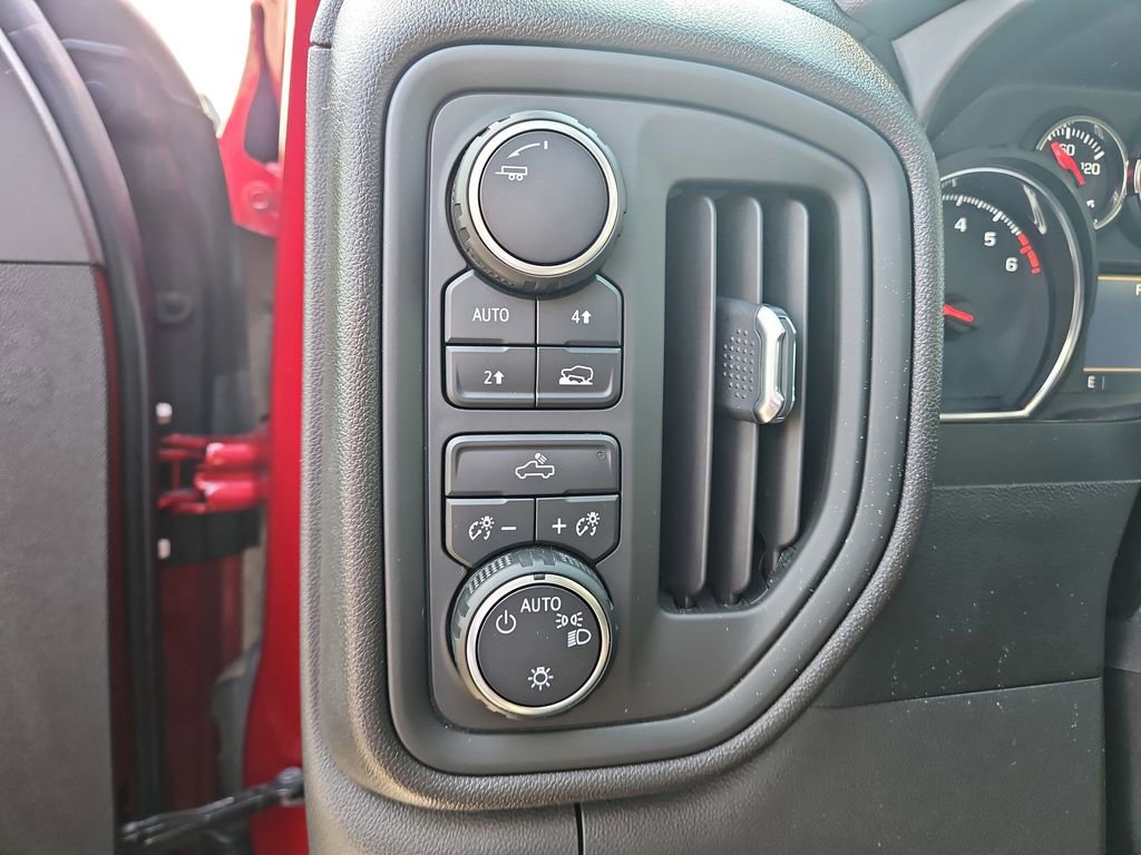Used 2021 Chevrolet Silverado 1500 Custom w/ Safety Confidence Package AWD/4WD image 23