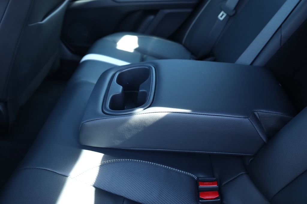 Used 2025 Toyota Camry SE image 31