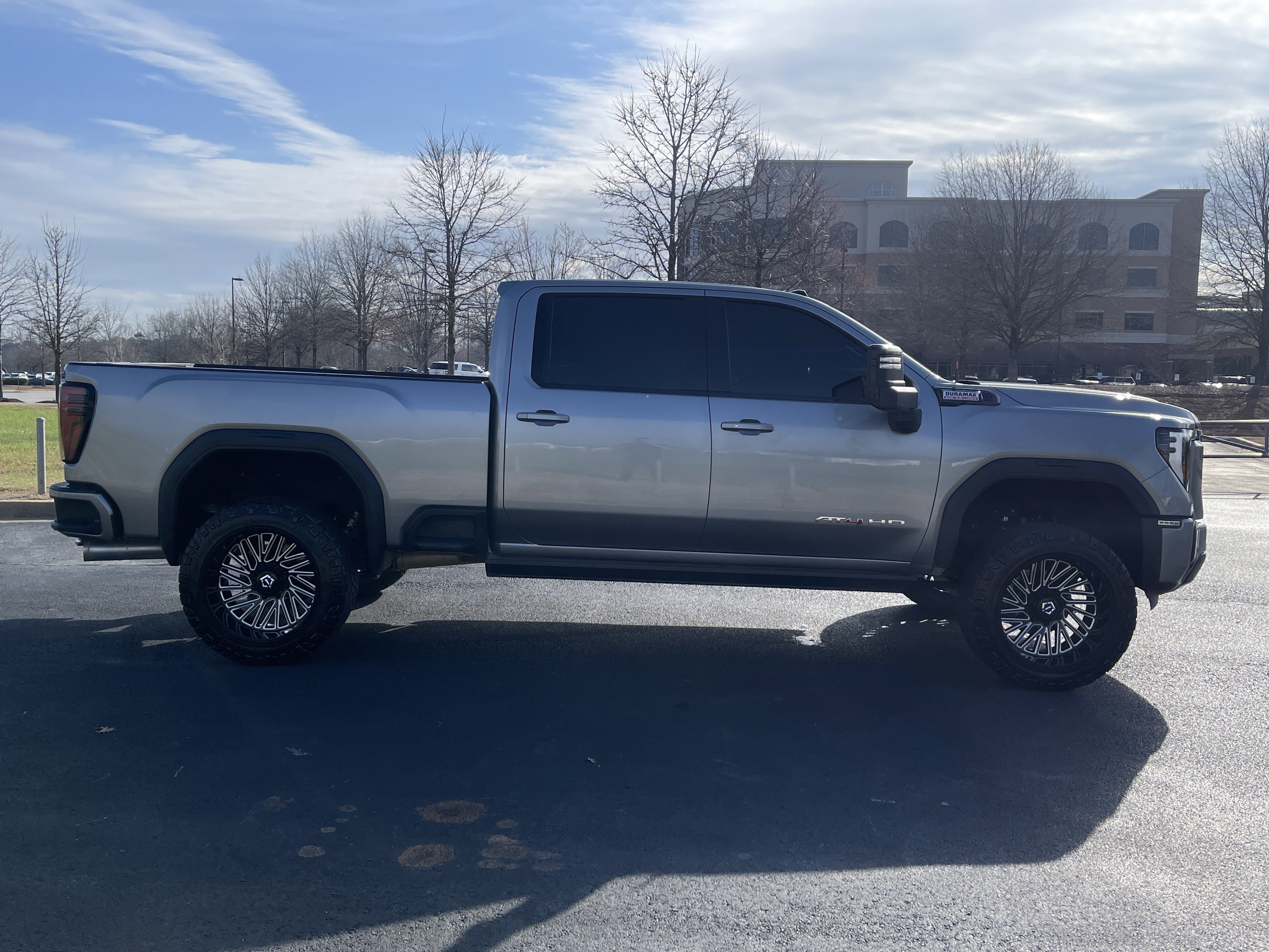Used 2024 GMC Sierra 2500 AT4 w/ AT4 Premium Plus Package image 10