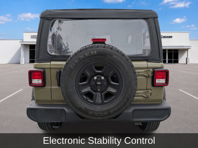 Used 2025 Jeep Wrangler Sport AWD/4WD image 5