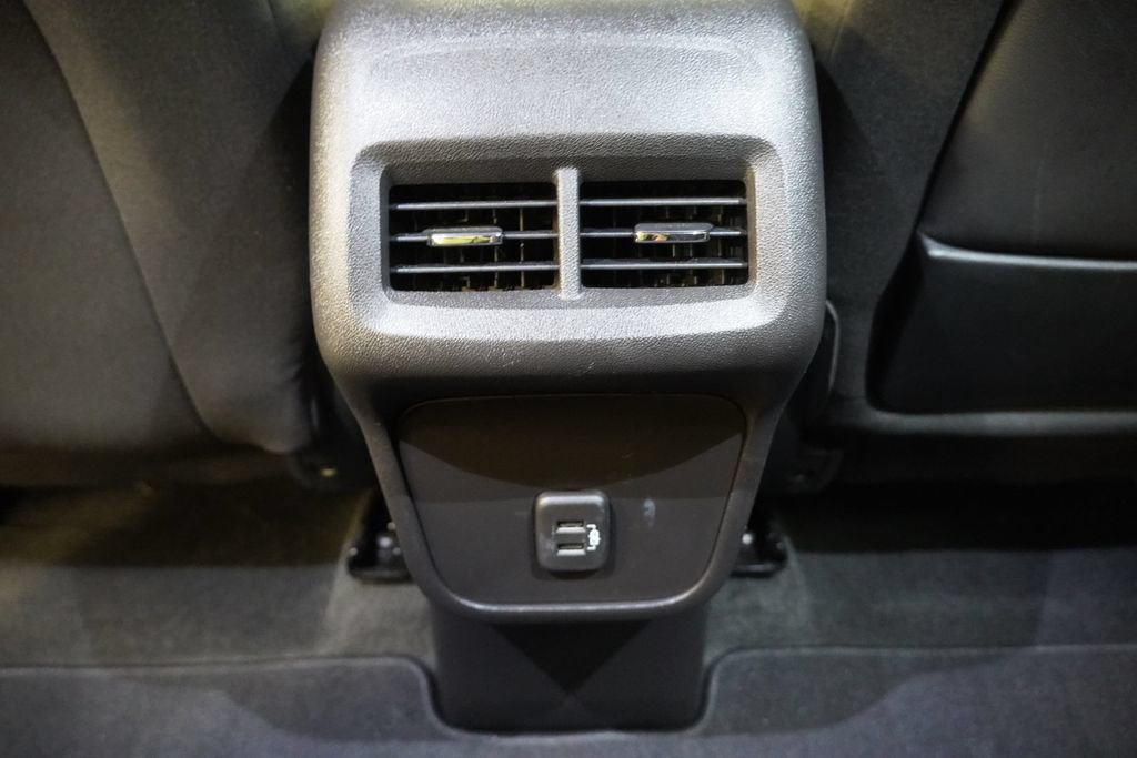 Used 2024 GMC Terrain SLE w/ Driver Convenience Package FWD image 29