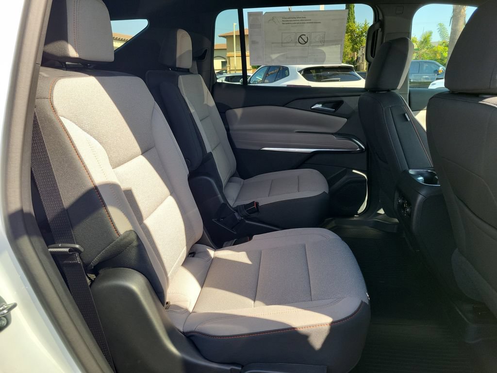New 2027 Chevrolet Traverse LT w/ Midnight/Sport Edition FWD image 19