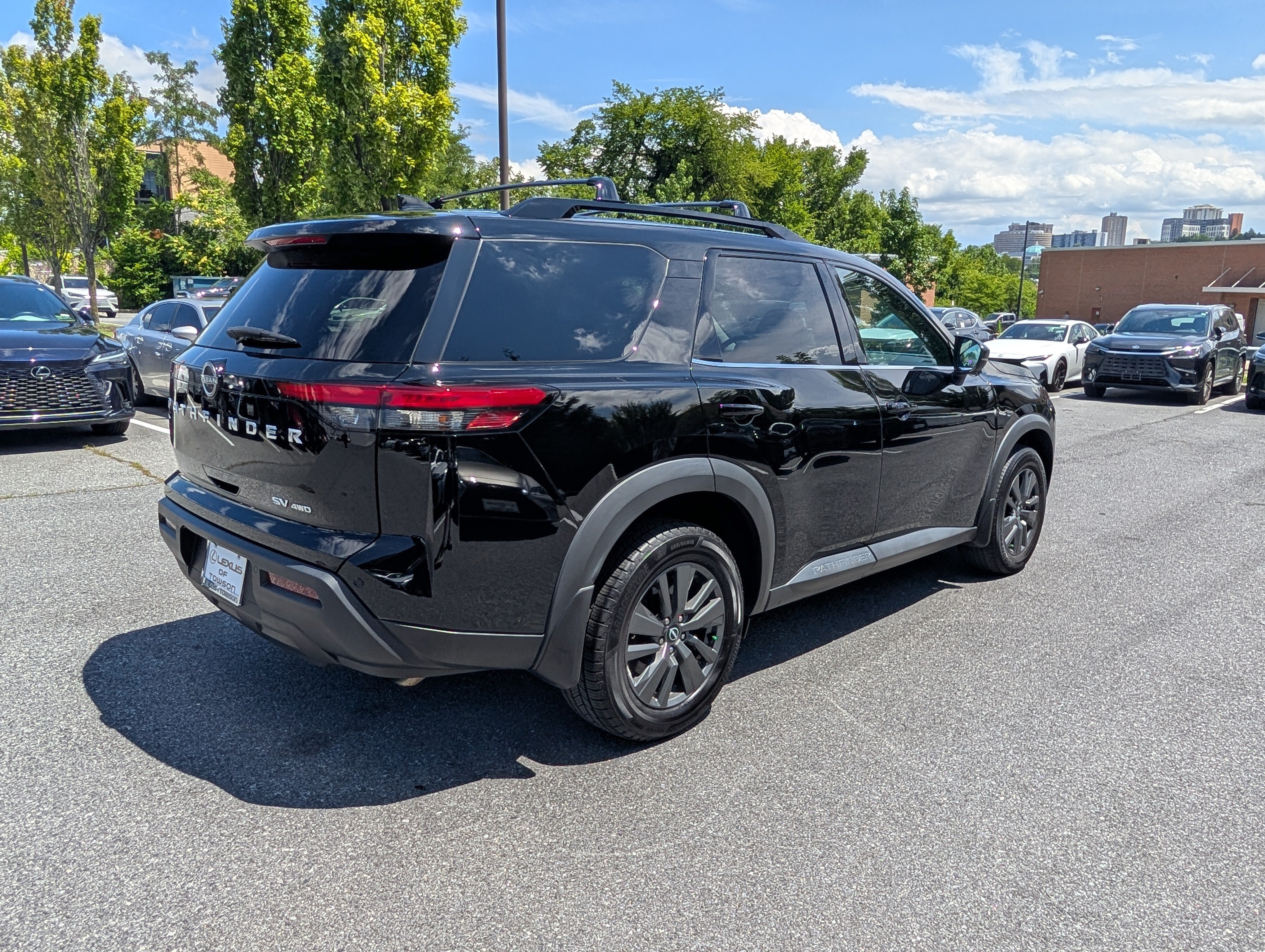 Used 2023 Nissan Pathfinder SV AWD/4WD image 3