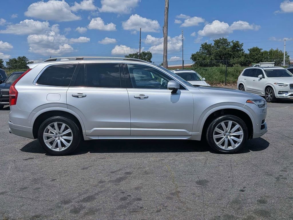 Used 2018 Volvo XC90 T5 Momentum w/ Convenience Package FWD image 4