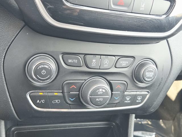 Used 2022 Jeep Cherokee Limited w/ Elite Package AWD/4WD image 26