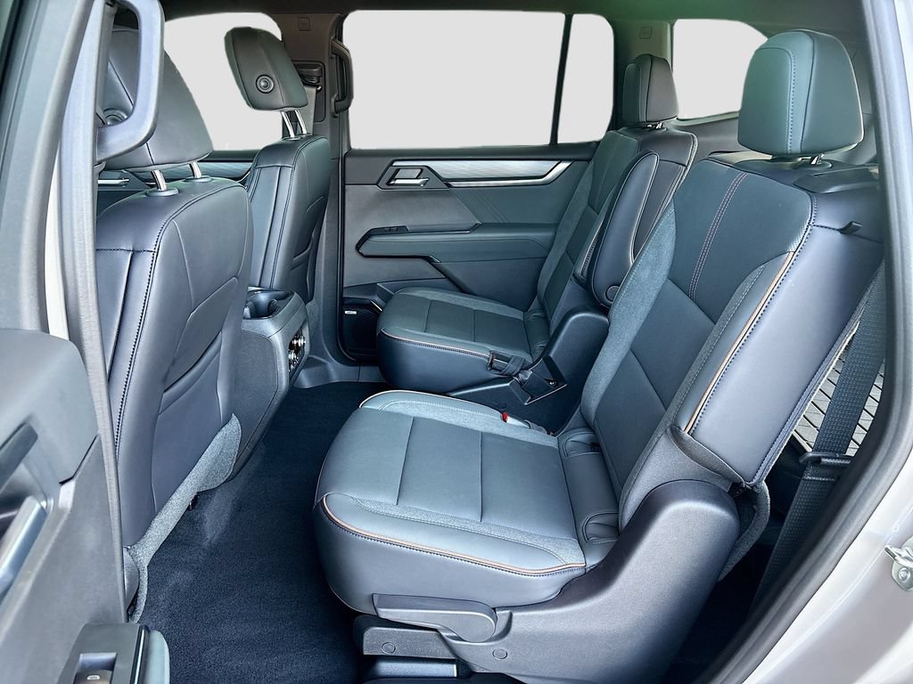 Used 2026 GMC Acadia AT4 w/ Luxury Package AWD/4WD image 20