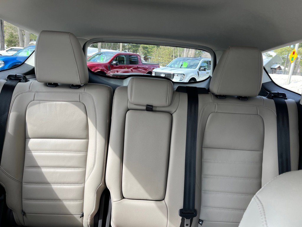 Used 2019 Ford Escape Titanium w/ U9j03 - Titanium Tow Package image 16