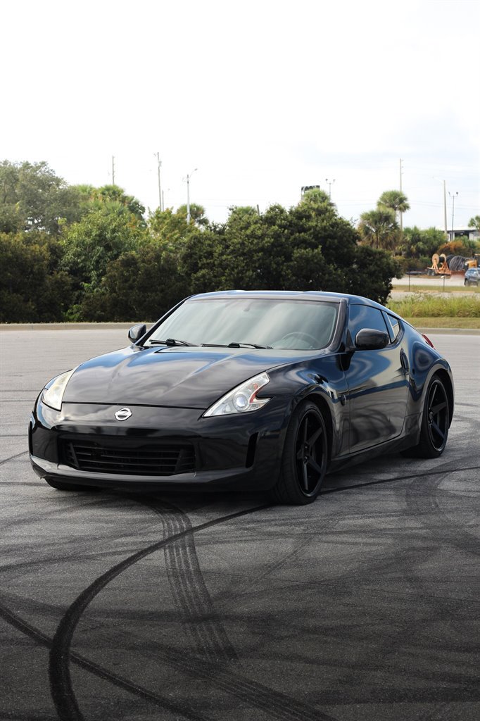 Used 2017 Nissan 370Z Sport image 2
