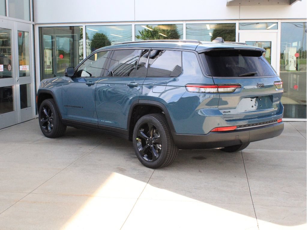 New 2026 Jeep Grand Cherokee L Limited w/ Limited Altitude Package AWD/4WD image 8