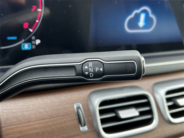 Used 2025 Mercedes-Benz GLS 450 4MATIC image 26