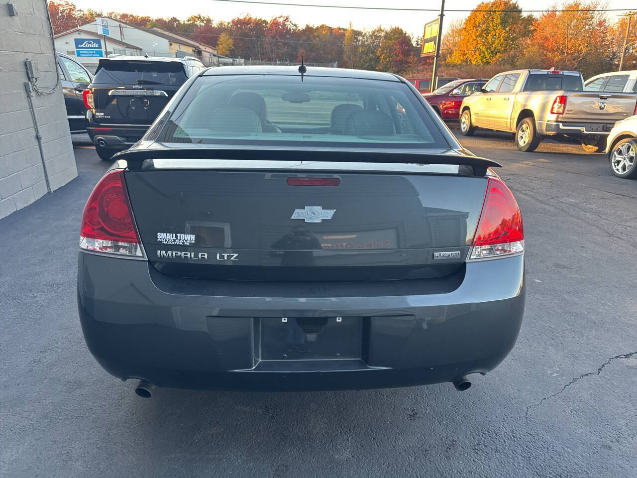 Used 2013 Chevrolet Impala LTZ FWD image 7