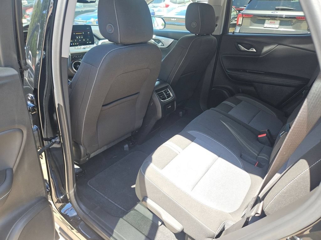 Used 2025 Chevrolet Blazer LT FWD image 28