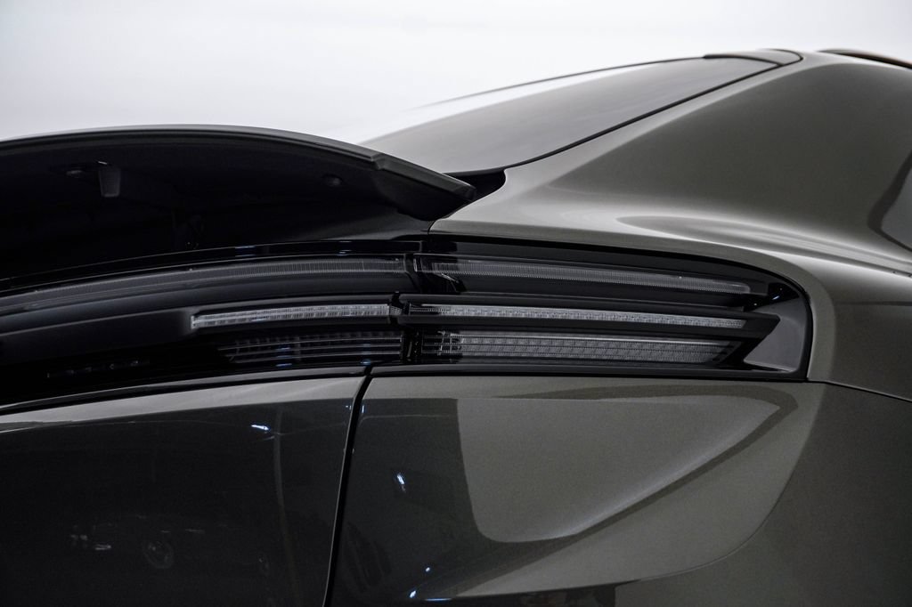 New 2026 Porsche Macan 4 Electric AWD/4WD image 13