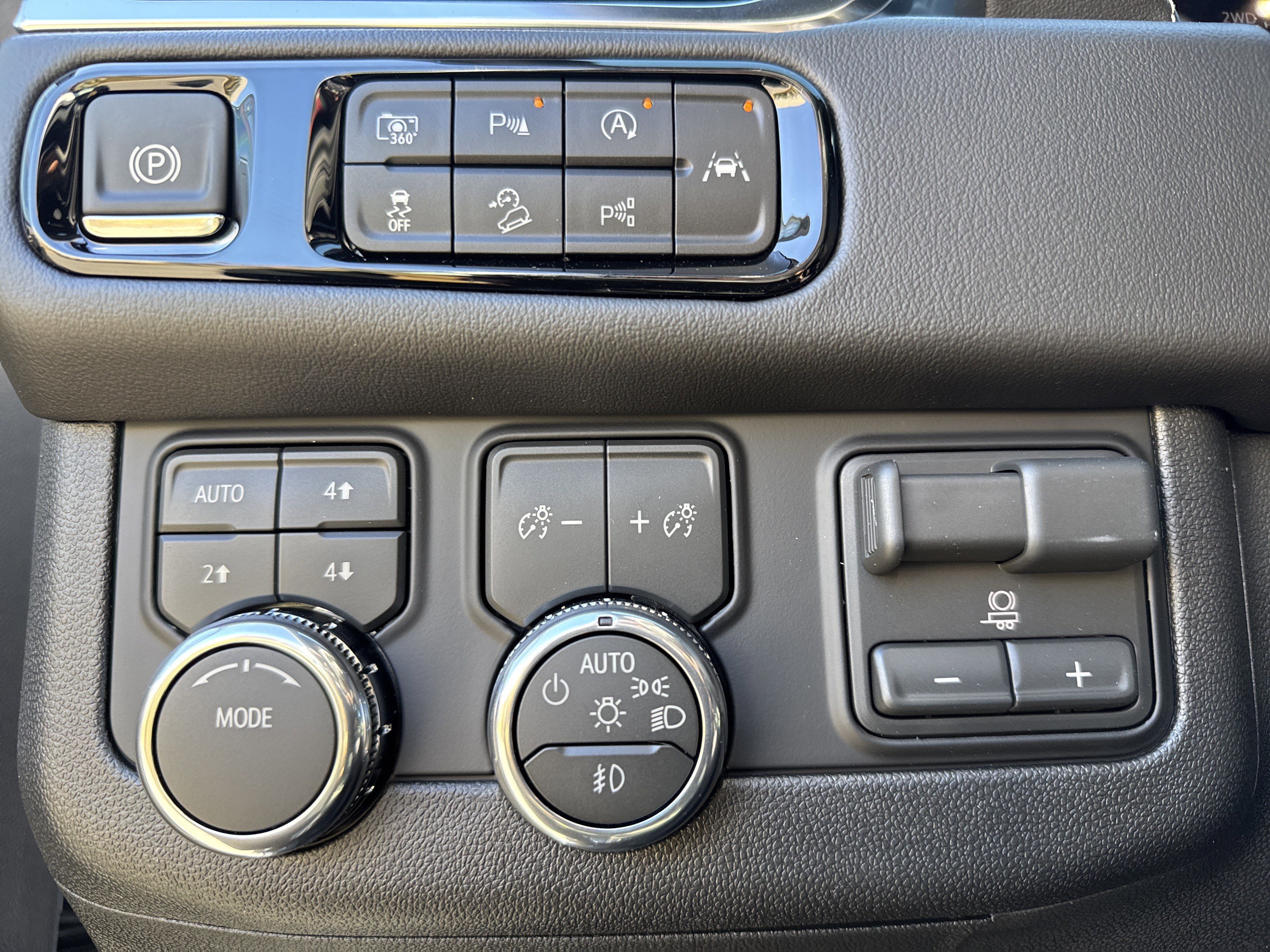 New 2026 GMC Yukon Elevation w/ Elevation Premium Package image 18