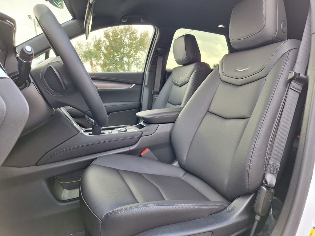 New 2026 Cadillac XT5 Luxury w/ LPO, Floor Liner Package image 21