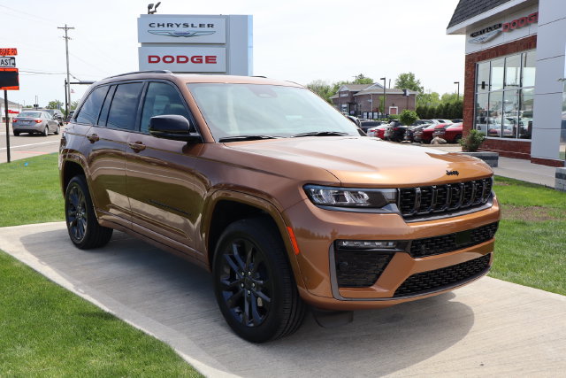 New 2026 Jeep Grand Cherokee Limited AWD/4WD image 4