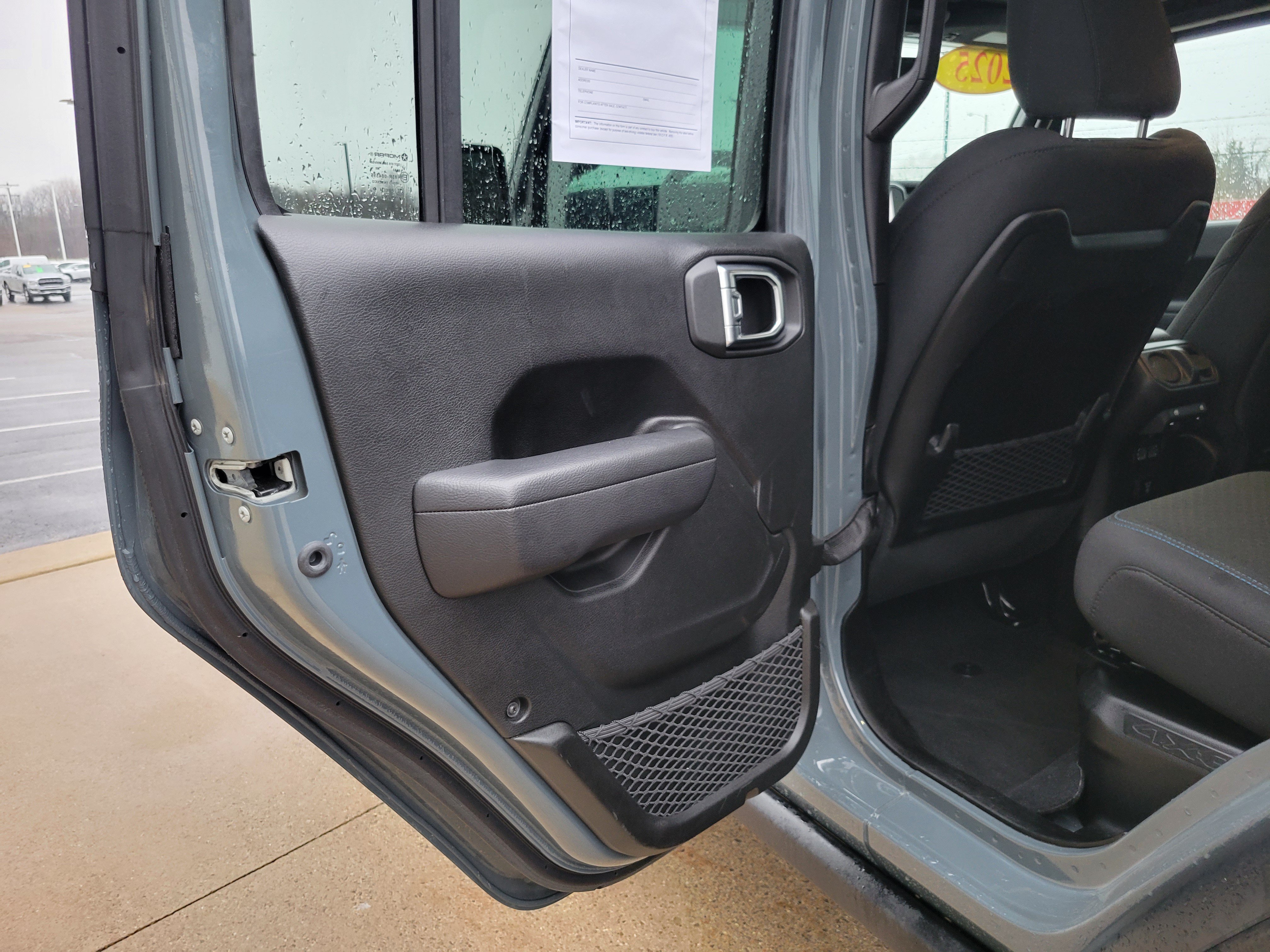 Used 2025 Jeep Wrangler Unlimited Rubicon 4xe w/ Convenience Group AWD/4WD image 16