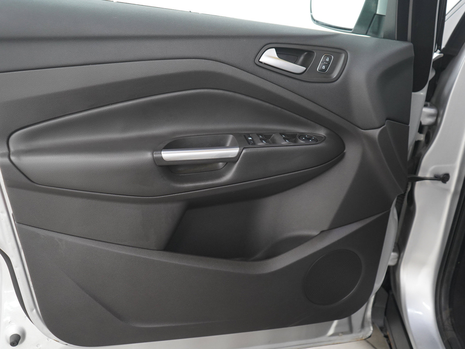 Used 2018 Ford Escape SE w/ Ford Safe & Smart Package FWD image 18