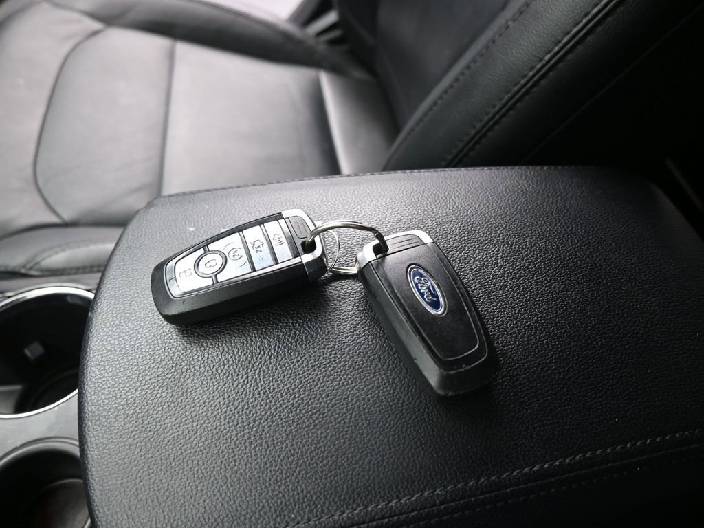 Certified 2018 Ford Explorer XLT w/ Equipment Group 202A image 17