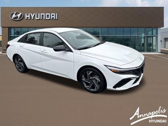 Certified 2025 Hyundai Elantra Sport image 7