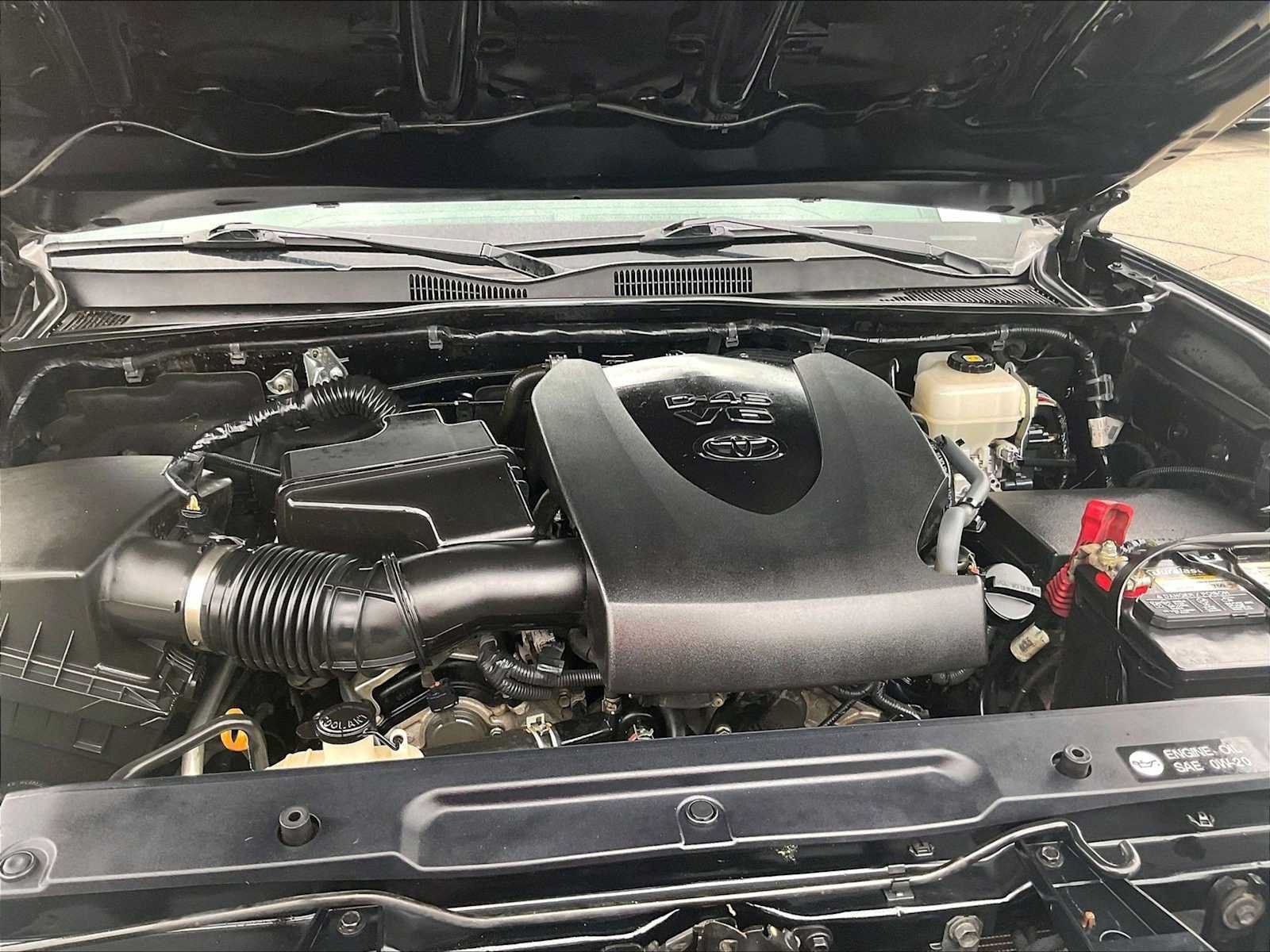 Used 2018 Toyota Tacoma TRD Off-Road w/ Technology Package AWD/4WD image 13