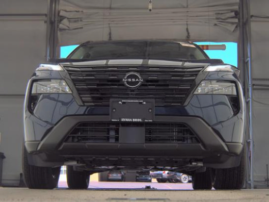 Used 2026 Nissan Rogue Dark Armor FWD image 3