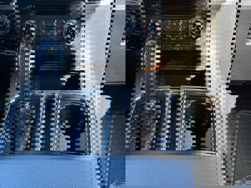 Used 2018 Ford F150 Lariat w/ Equipment Group 502A Luxury image 14