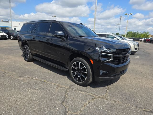 Certified 2023 Chevrolet Suburban RST w/ Sport Performance Package AWD/4WD image 2
