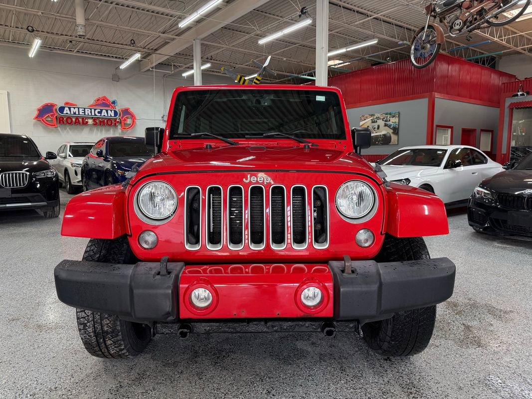 Used 2016 Jeep Wrangler Unlimited Sahara w/ Dual Top Group image 8