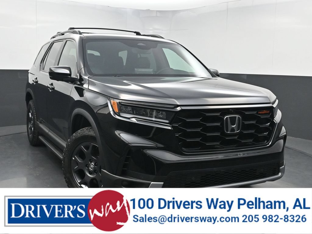 Used 2024 Honda Pilot TrailSport image 1